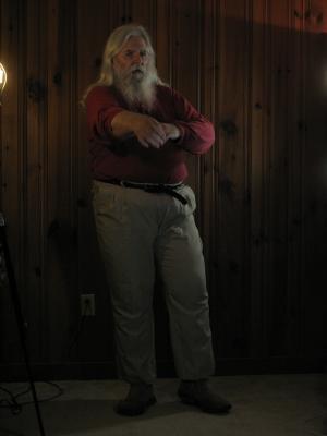 <img300*0:stuff/z/10620/Dramatic%2520Light%2520Poses%25204-4-09/4-4-09%20082.jpg>