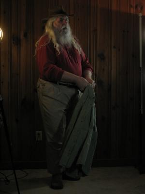 <img300*0:stuff/z/10620/Dramatic%2520Light%2520Poses%25204-4-09/4-4-09%20085.jpg>