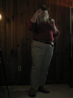 <img300*0:stuff/z/10620/Dramatic%2520Light%2520Poses%25204-4-09/4-4-09%20090.jpg>