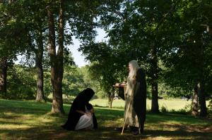 <img300*0:stuff/z/10620/Hobbit%2520%2526%2520Wizard%2520July%252005-10/HW%20July%2005-10%20005.jpg>
