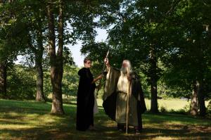 <img300*0:stuff/z/10620/Hobbit%2520%2526%2520Wizard%2520July%252005-10/HW%20July%2005-10%20012.jpg>