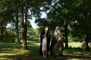 <img300*0:stuff/z/10620/Hobbit%2520%2526%2520Wizard%2520July%252005-10/HW%20July%2005-10%20026.jpg>