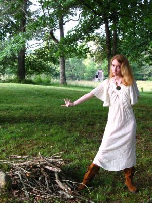<img300*0:stuff/z/10620/Nicky%25206-10-09%2520White%2520Dress/6-10-09%20Nicky%20182.jpg>