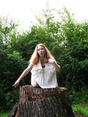 <img300*0:stuff/z/10620/Nicky%25206-10-09%2520White%2520Dress/6-10-09%20Nicky%20192.jpg>