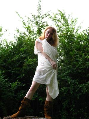 <img300*0:stuff/z/10620/Nicky%25206-10-09%2520White%2520Dress/6-10-09%20Nicky%20204.jpg>