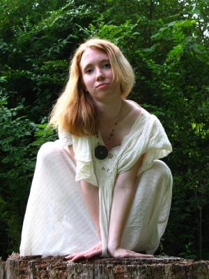 <img300*0:stuff/z/10620/Nicky%25206-10-09%2520White%2520Dress/6-10-09%20Nicky%20206.jpg>