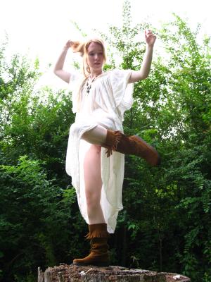 <img300*0:stuff/z/10620/Nicky%25206-10-09%2520White%2520Dress/6-10-09%20Nicky%20209.jpg>