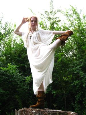 <img300*0:stuff/z/10620/Nicky%25206-10-09%2520White%2520Dress/6-10-09%20Nicky%20210.jpg>