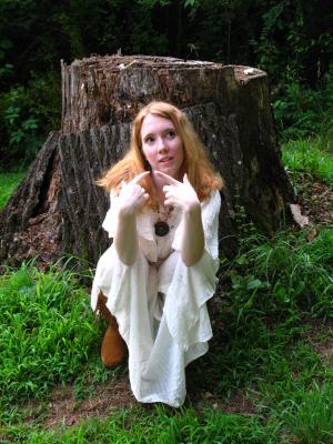 <img300*0:stuff/z/10620/Nicky%25206-10-09%2520White%2520Dress/6-10-09%20Nicky%20221.jpg>