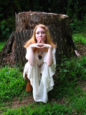 <img300*0:stuff/z/10620/Nicky%25206-10-09%2520White%2520Dress/6-10-09%20Nicky%20223.jpg>