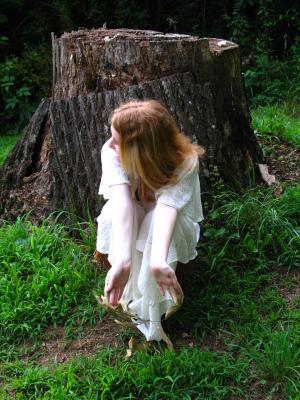 <img300*0:stuff/z/10620/Nicky%25206-10-09%2520White%2520Dress/6-10-09%20Nicky%20233.jpg>