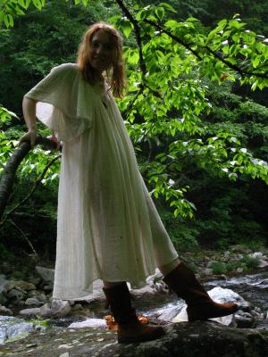 <img300*0:stuff/z/10620/Nicky%25206-11-09%2520White%2520Dress%2520at%2520River%25202/6-11-09%20Nicky%20649.jpg>