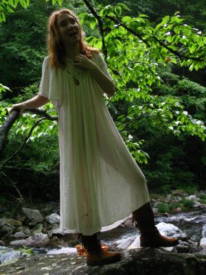 <img300*0:stuff/z/10620/Nicky%25206-11-09%2520White%2520Dress%2520at%2520River%25202/6-11-09%20Nicky%20651.jpg>