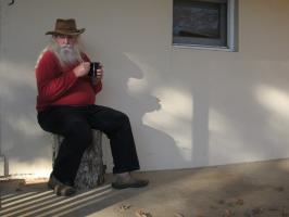 <img0*200:stuff/z/10620/Nov%252010,%252008%2520Sitting%2520with%2520Tea/11-10-08%20002.jpg>