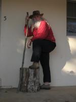 <img0*200:stuff/z/10620/Nov%252010,%252008%2520Standing%2520with%2520Staff/11-10-08%20071.jpg>