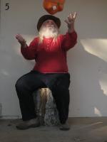 <img0*200:stuff/z/10620/Nov%252010,%252008%2520with%2520Pumpkin/11-10-08%20057.jpg>