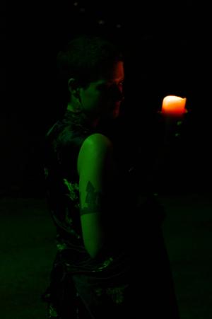 <img300*0:stuff/z/10620/Rae%2520Candle%2520Green%2520July%252004-10/RCG%20July%2004-10%20005.jpg>