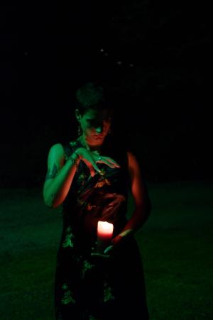 <img300*0:stuff/z/10620/Rae%2520Candle%2520Green%2520July%252004-10/RCG%20July%2004-10%20014.jpg>