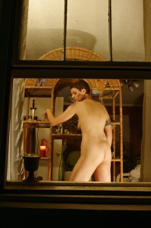 <img300*0:stuff/z/10620/Rae%2520Vouyre%2520Nude%2520July%252004-10/RVN%20July%2004-10%20008.jpg>
