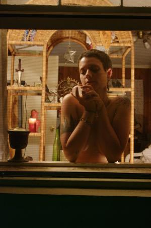 <img300*0:stuff/z/10620/Rae%2520Vouyre%2520Nude%2520July%252004-10/RVN%20July%2004-10%20015.jpg>