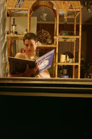 <img300*0:stuff/z/10620/Rae%2520Vouyre%2520Nude%2520July%252004-10/RVN%20July%2004-10%20046.jpg>