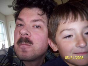 <img300*0:stuff/z/11046/PaulKathyPatrickRecentCandidsSpring08/100_0786.jpg>