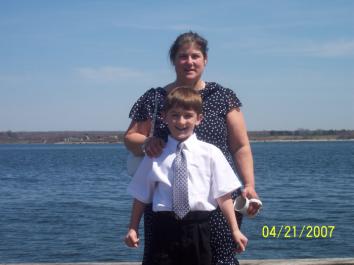 <img354*0:http://elftown.heddate.com/stuff/z/11046/Stephen%2520%252b%2520Jennifer%2520Wedding%252021%2520April%25202007/KathyPatrickPier.jpg>