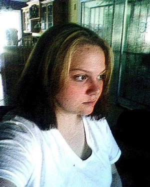 <imgr300*0:stuff/z/112497/Yeah,%2520pictures%2520of%2520Erin%2520/i1215014953_5.jpg>