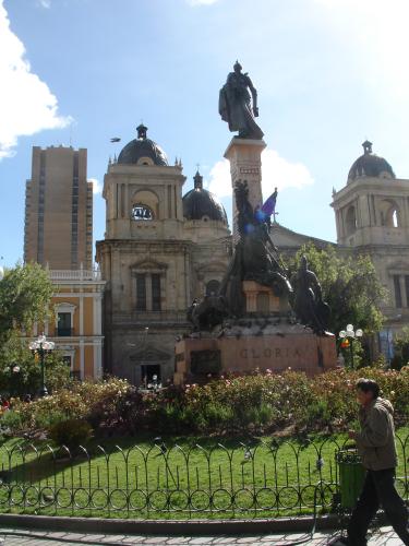 <img0*500:stuff/z/12879/Patricio%2520in%2520La%2520Paz/DSC04324.JPG>