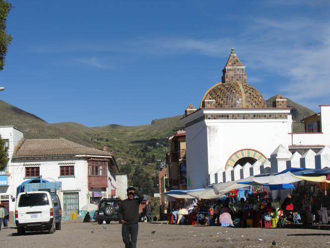 <img0*500:stuff/z/12879/Patricio%2520in%2520Lago%2520Titicaca/DSC04466.JPG>
