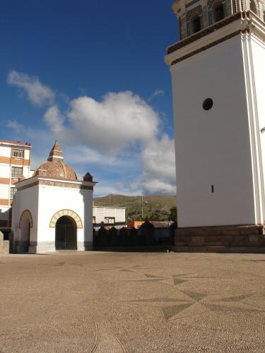 <img0*500:stuff/z/12879/Patricio%2520in%2520Lago%2520Titicaca/DSC04471.JPG>