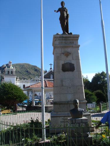 <img0*500:stuff/z/12879/Patricio%2520in%2520Lago%2520Titicaca/DSC04481.JPG>