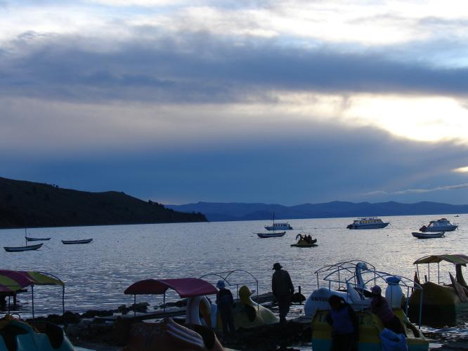 <img0*500:stuff/z/12879/Patricio%2520in%2520Lago%2520Titicaca/DSC04497.JPG>
