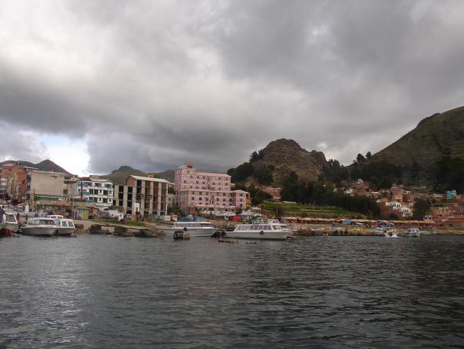 <img0*500:stuff/z/12879/Patricio%2520in%2520Lago%2520Titicaca/DSC04537.JPG>