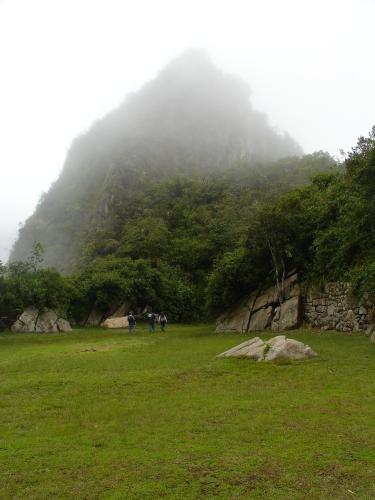<img0*500:stuff/z/12879/Patricio%2520in%2520Macchu%2520Pichu/DSC04644.JPG>