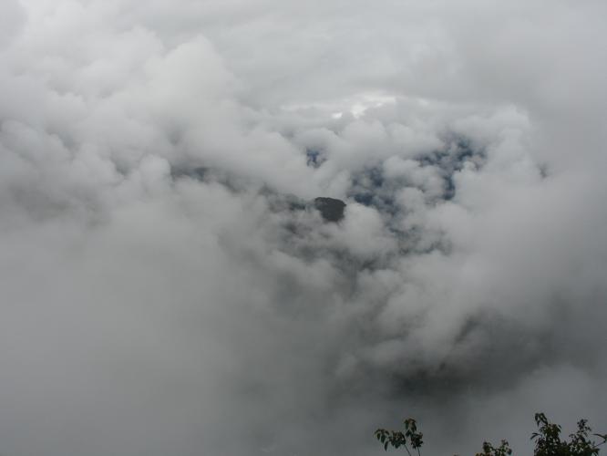 <img0*500:stuff/z/12879/Patricio%2520in%2520Macchu%2520Pichu/DSC04666.JPG>