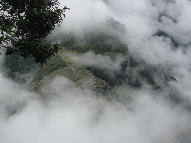 <img0*500:stuff/z/12879/Patricio%2520in%2520Macchu%2520Pichu/DSC04694.JPG>