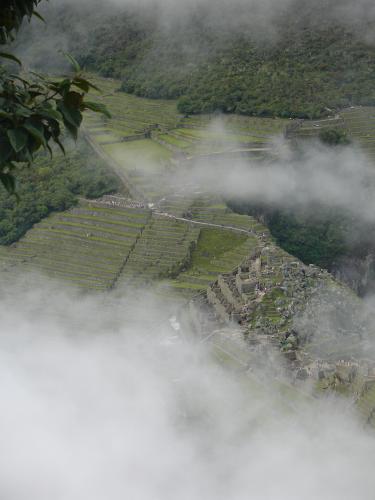<img0*500:stuff/z/12879/Patricio%2520in%2520Macchu%2520Pichu/DSC04696.JPG>