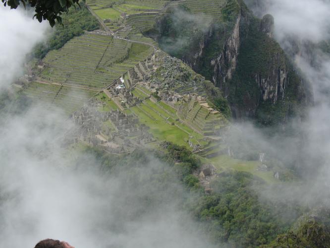 <img0*500:stuff/z/12879/Patricio%2520in%2520Macchu%2520Pichu/DSC04702.JPG>