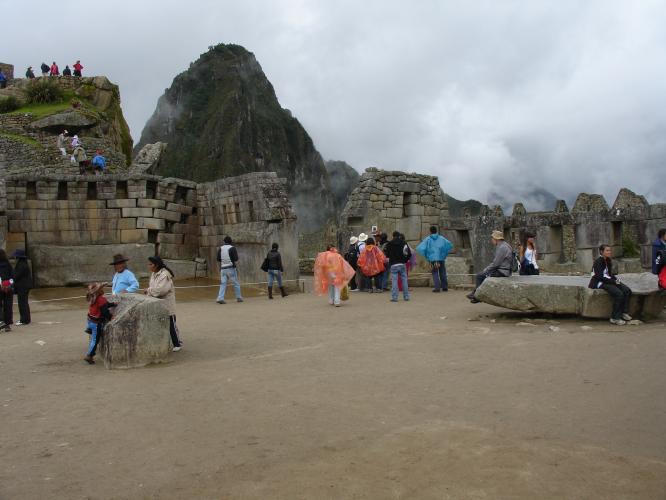 <img0*500:stuff/z/12879/Patricio%2520in%2520Macchu%2520Pichu/DSC04737.JPG>
