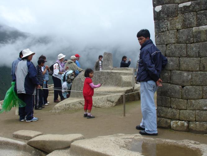 <img0*500:stuff/z/12879/Patricio%2520in%2520Macchu%2520Pichu/DSC04745.JPG>