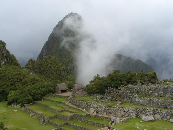 <img0*500:stuff/z/12879/Patricio%2520in%2520Macchu%2520Pichu/DSC04748.JPG>