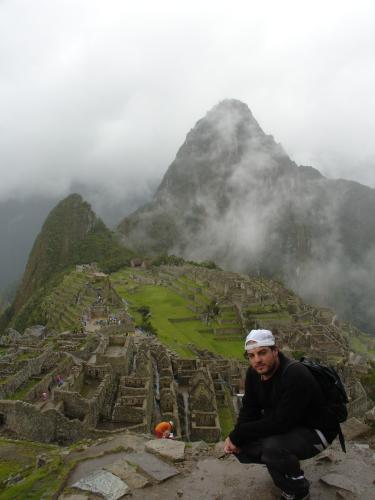 <img0*500:stuff/z/12879/Patricio%2520in%2520Macchu%2520Pichu/DSC04754.JPG>