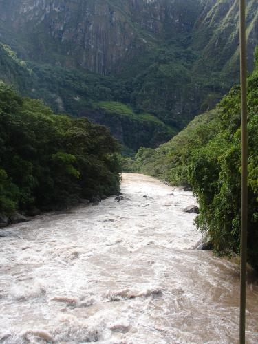 <img0*500:stuff/z/12879/Patricio%2520in%2520Macchu%2520Pichu/DSC04762.JPG>
