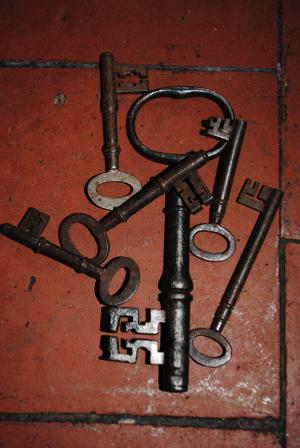 <img300*0:stuff/z/137699/Antique%2520keys/DSC_0075.JPG>