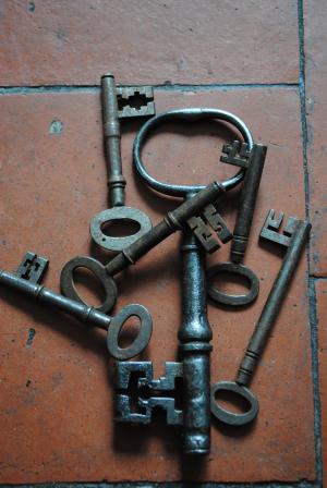 <img300*0:stuff/z/137699/Antique%2520keys/DSC_0077.JPG>