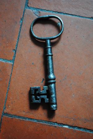 <img300*0:stuff/z/137699/Antique%2520keys/DSC_0086.JPG>