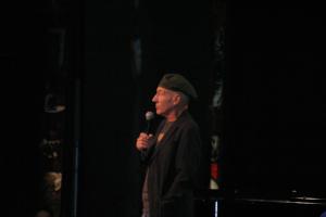 <img300*0:stuff/z/169023/Patrick%2520Stewart%2520vs.%2520Michael%2520Dorn/i1283880615_15.jpg>