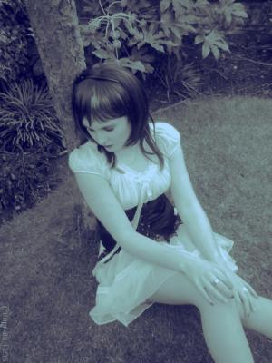 <img300*0:stuff/z/171921/Beki%2527s%2520Manips/Alice-beneath-the-tree.jpg>