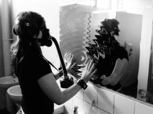 <img300*0:stuff/z/171921/Beki%2527s%2520Manips/Cool-Mirror-Thing.jpg>